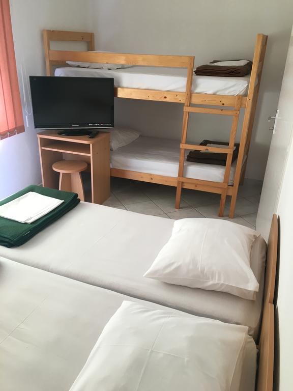 Hostel Amfora Fažana Cameră foto
